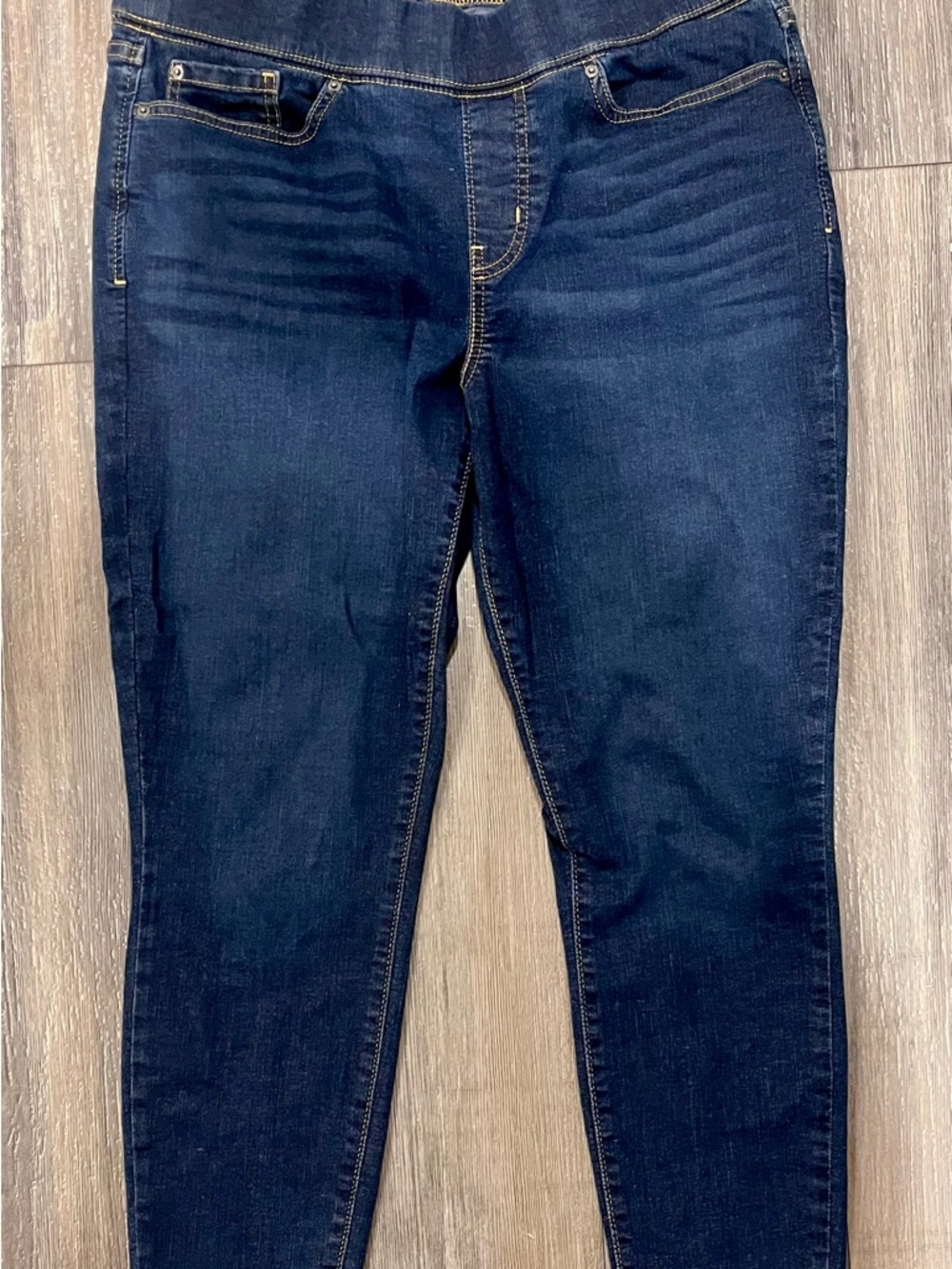 Levi's Women's Skinny Jeans in Dark Blue Stretch Denim